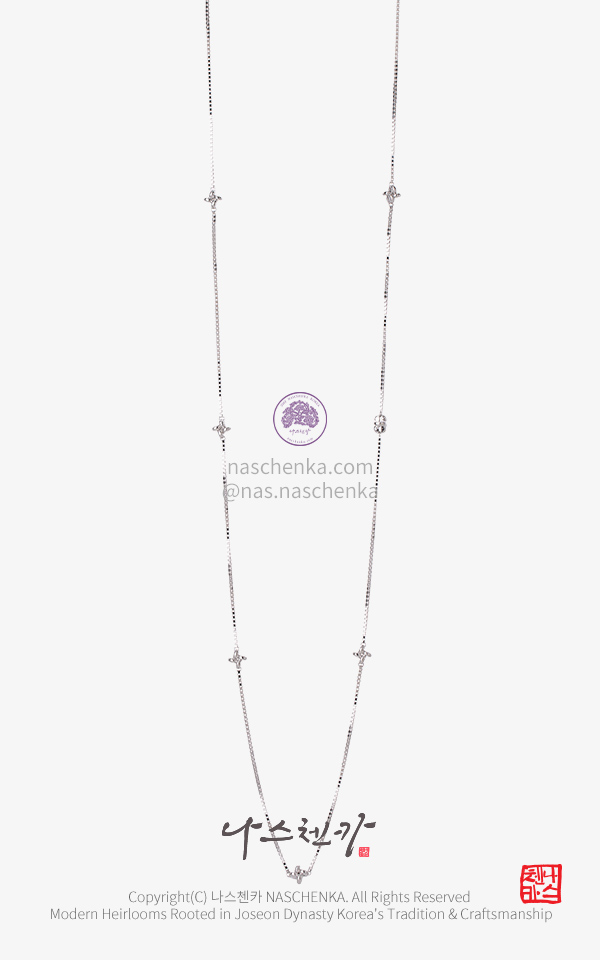 [나스첸카] 반짝이는 나스첸카 전통 은 매듭 롱 목걸이